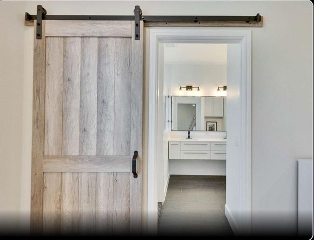 405 Alva DR, Spicewood, TX 78669
