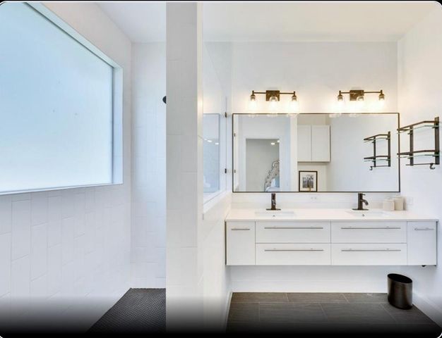 405 Alva DR, Spicewood, TX 78669
