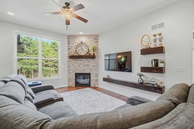4514 WEYBRIDGE DR, Columbia, MO 65203