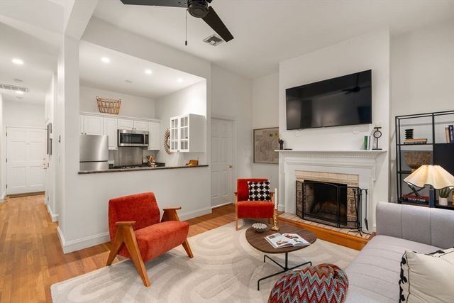 85 Dartmouth St 2, Boston, MA 02116