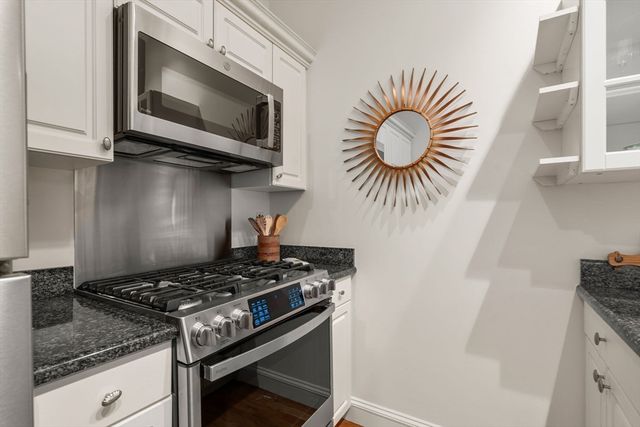85 Dartmouth St 2, Boston, MA 02116
