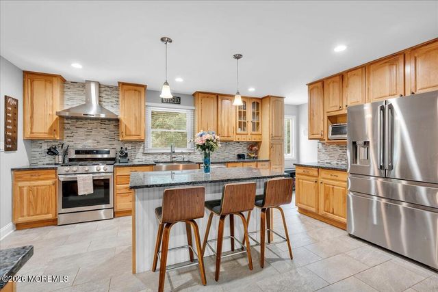 25 Nedshire Drive, Middletown, NJ 07748