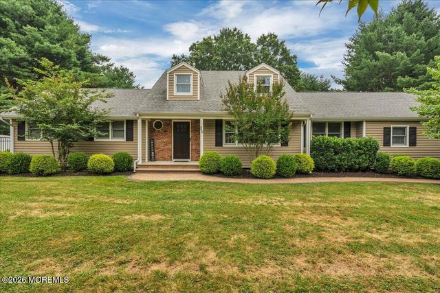 25 Nedshire Drive, Middletown, NJ 07748