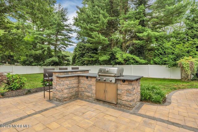 25 Nedshire Drive, Middletown, NJ 07748