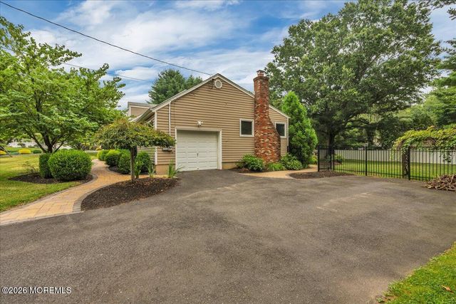 25 Nedshire Drive, Middletown, NJ 07748