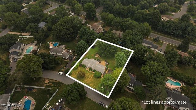 25 Nedshire Drive, Middletown, NJ 07748