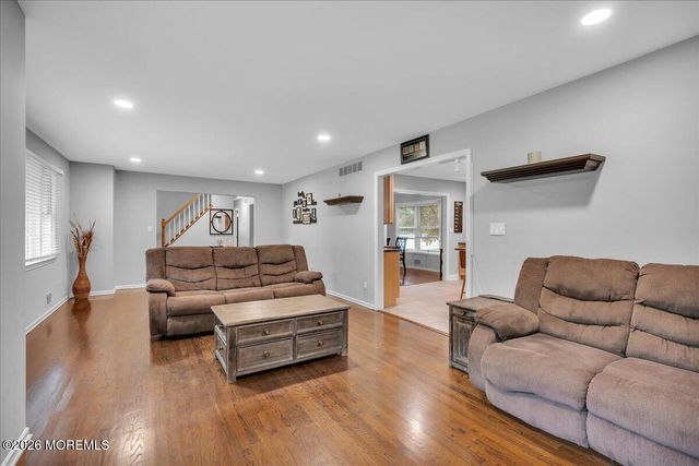 25 Nedshire Drive, Middletown, NJ 07748