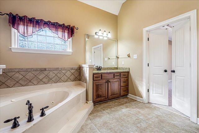 4234 DAWSON RIDGE DR, Millington, TN 38053