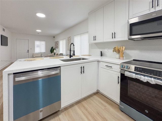 15545 Arizona Rd, Homestead, FL 33033