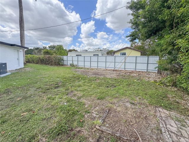 15545 Arizona Rd, Homestead, FL 33033