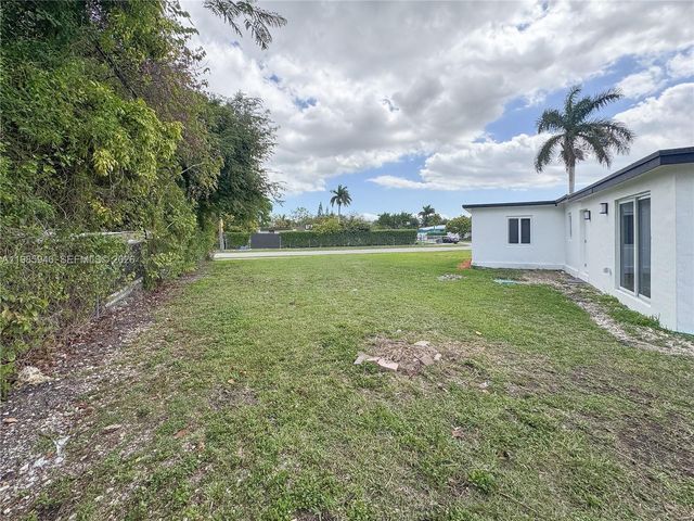 15545 Arizona Rd, Homestead, FL 33033