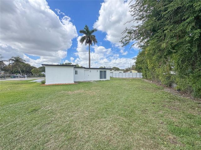 15545 Arizona Rd, Homestead, FL 33033