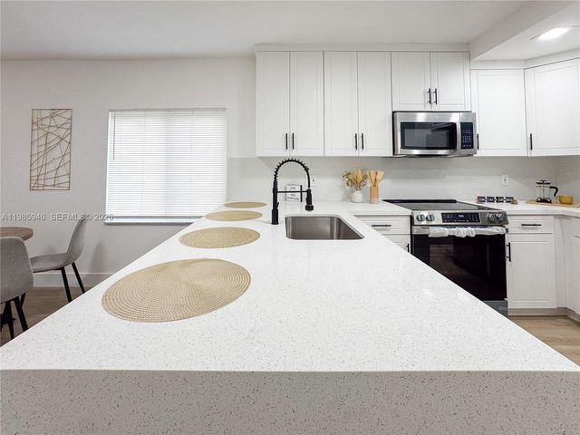 15545 Arizona Rd, Homestead, FL 33033