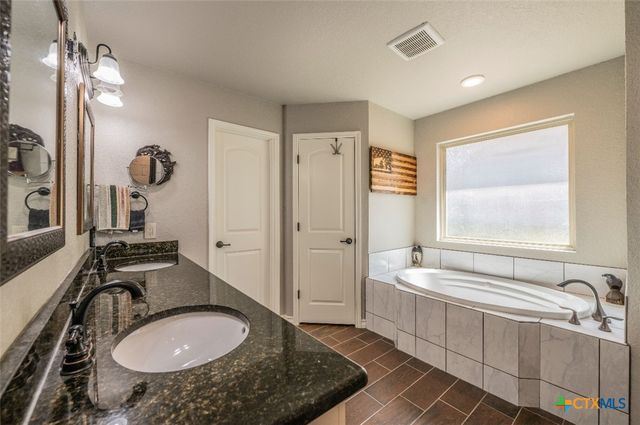 1421 Cottonwood Road, Fischer, TX 78623