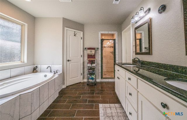 1421 Cottonwood Road, Fischer, TX 78623