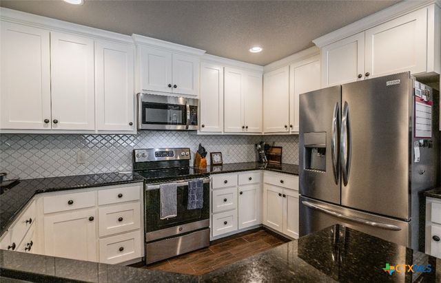 1421 Cottonwood Road, Fischer, TX 78623