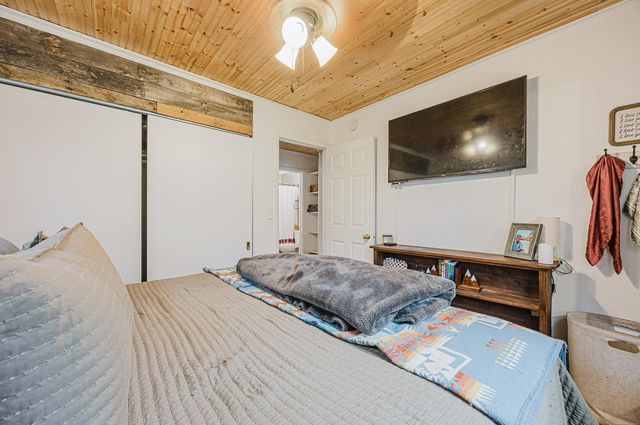 1545 15th Street S, Fargo, ND 58103