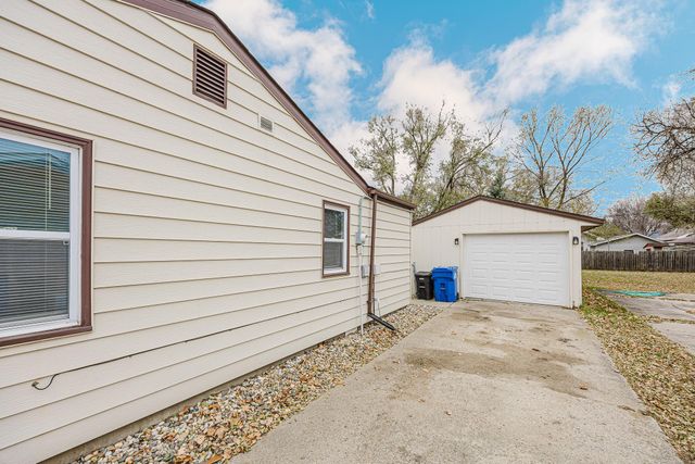 1545 15th Street S, Fargo, ND 58103