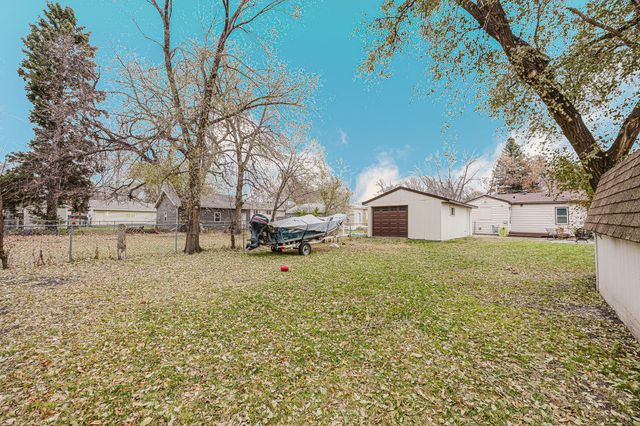 1545 15th Street S, Fargo, ND 58103