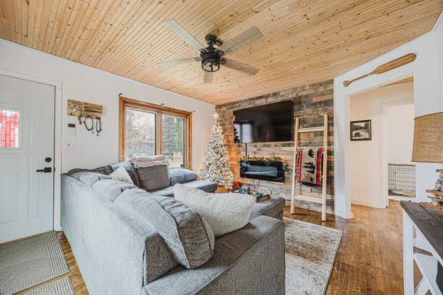 1545 15th Street S, Fargo, ND 58103