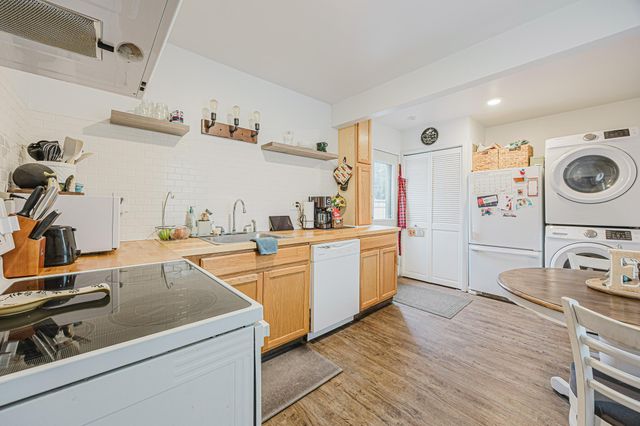 1545 15th Street S, Fargo, ND 58103