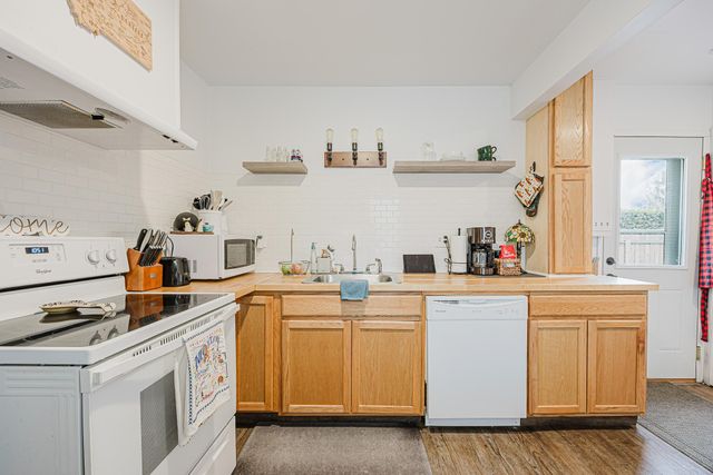 1545 15th Street S, Fargo, ND 58103