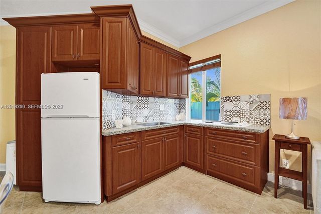 18093 NW 87th Pl 0, Hialeah, FL 33018