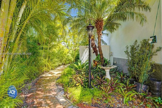 18093 NW 87th Pl 0, Hialeah, FL 33018