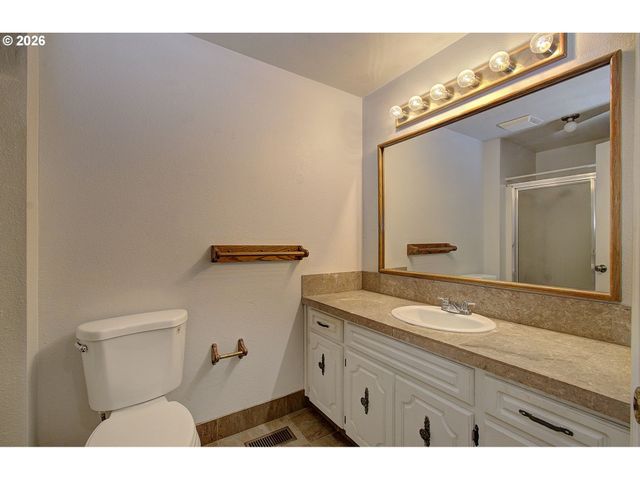 1015 Nw 123RD Cir, Vancouver, WA 98685