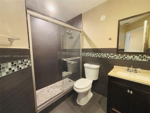 4176 NW 5th Dr, Deerfield Beach, FL 33442