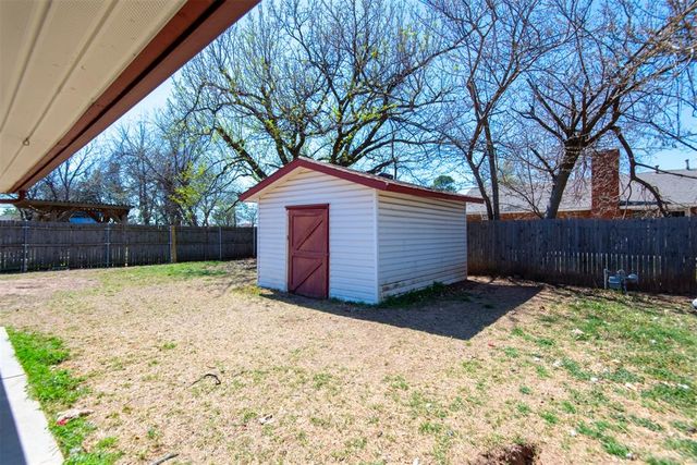 8901 S Kentucky Avenue, Oklahoma City, OK 73159