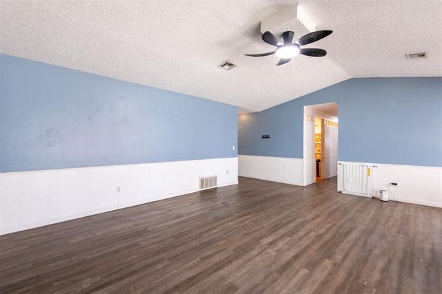 8901 S Kentucky Avenue, Oklahoma City, OK 73159