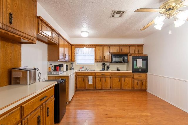 8901 S Kentucky Avenue, Oklahoma City, OK 73159