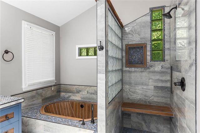 2094 Pembrooke Forest Drive, Winston-salem, NC 27106