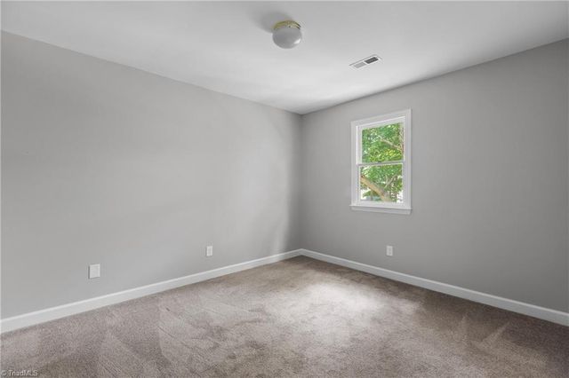 2094 Pembrooke Forest Drive, Winston-salem, NC 27106