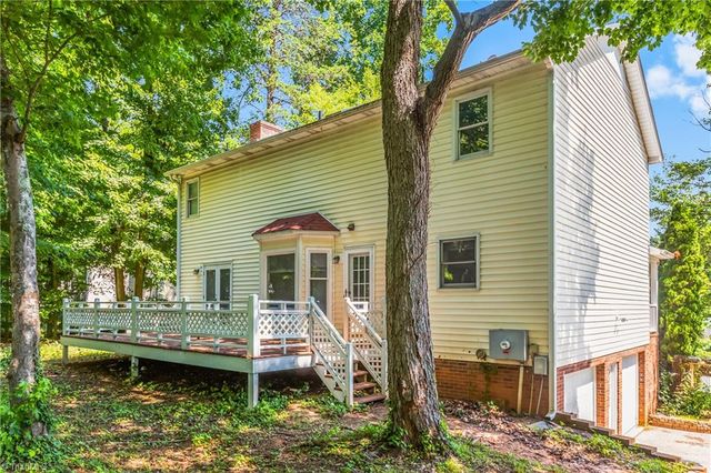 2094 Pembrooke Forest Drive, Winston-salem, NC 27106