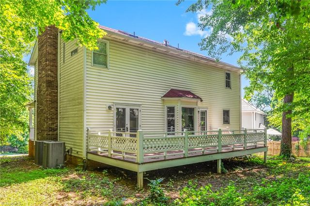 2094 Pembrooke Forest Drive, Winston-salem, NC 27106