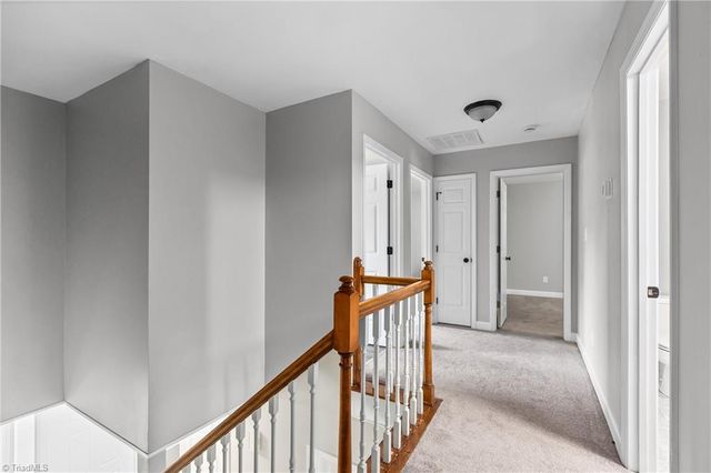 2094 Pembrooke Forest Drive, Winston-salem, NC 27106