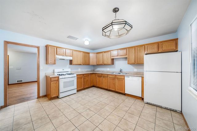2228 Newark Street, Aurora, CO 80010