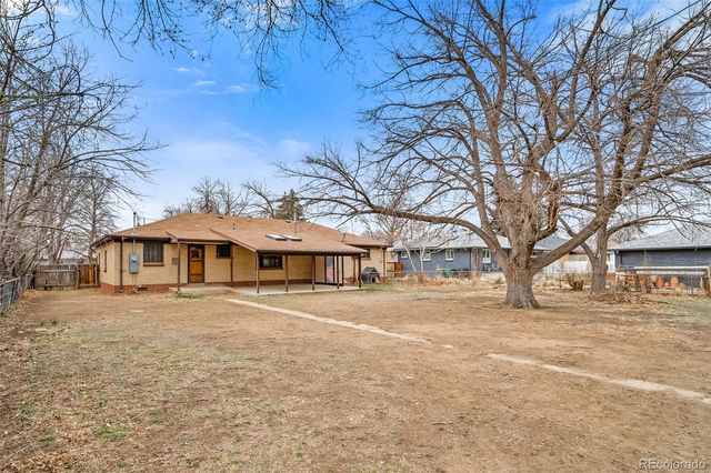 2228 Newark Street, Aurora, CO 80010