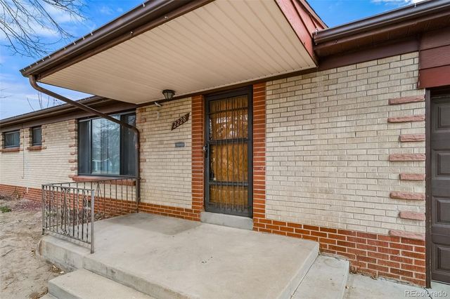 2228 Newark Street, Aurora, CO 80010