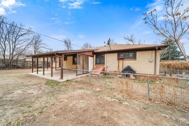 2228 Newark Street, Aurora, CO 80010