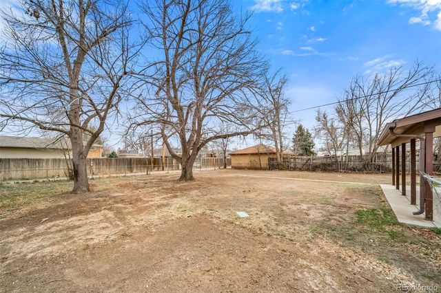 2228 Newark Street, Aurora, CO 80010