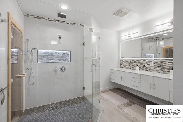 8901 Grandview DR, Jonestown, TX 78645