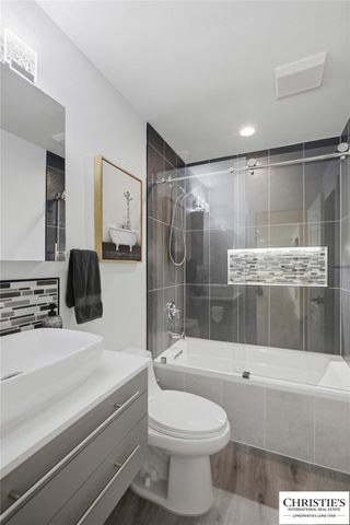 8901 Grandview DR, Jonestown, TX 78645
