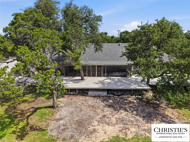 8901 Grandview DR, Jonestown, TX 78645