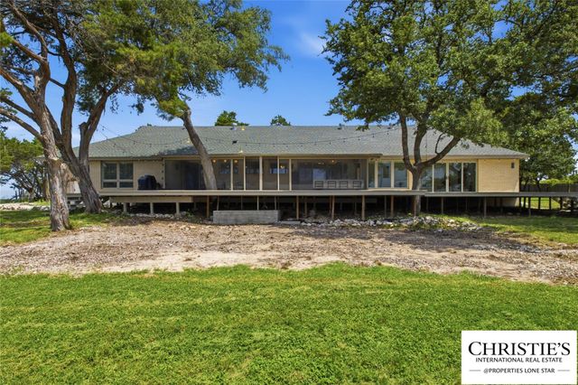 8901 Grandview DR, Jonestown, TX 78645