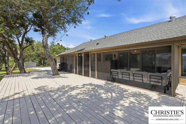 8901 Grandview DR, Jonestown, TX 78645
