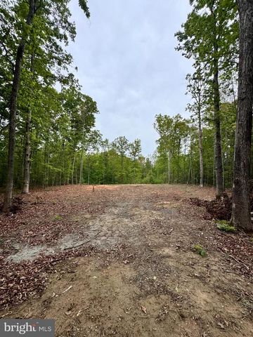 465 EQUESTRIAN LANDING TRL, Bumpass, VA 23024