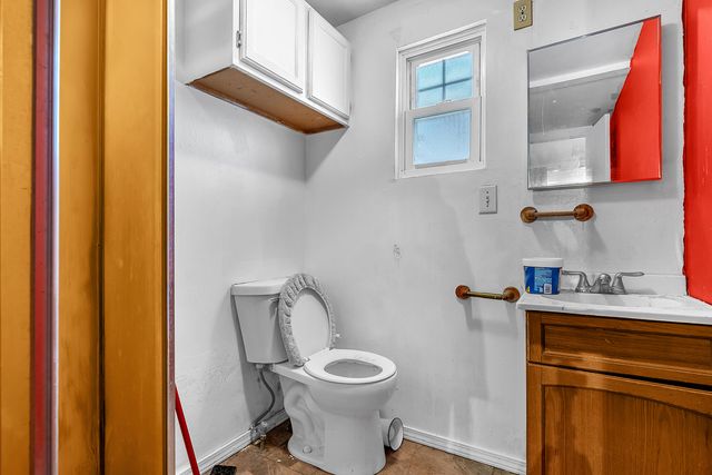 576 Lake Eliza Gateway, Hebron, IN 46341